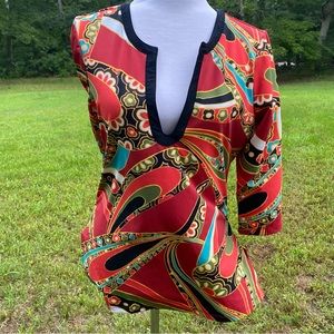 ATHLETA TOP TUNIC FLORAL STRETCH RED BLACK 3/4 SLEEVE Y NECK ACTIVE SIZE M